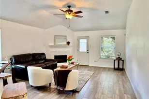 13605 Trail Meadow Ln, Rosharon, TX 77583 - Photo 4