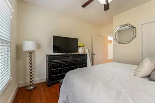 1301 W 25th St, Houston, TX 77008 - Photo 14