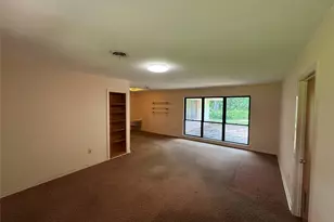 408 Oak Dr, Lake Jackson, TX 77566 - Photo 4