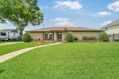 807 Green Belt Drive, Sugar Land, TX 77498 - Photo 34