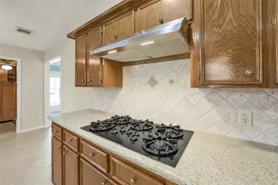 807 Green Belt Dr, Sugar Land, TX 77498 - Photo 8