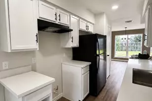 10942 Dunvegan Way, Houston, TX 77013 - Photo 4