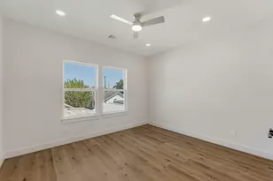 123 Amundsen St, Houston, TX 77009 - Photo 32