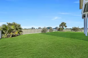 3911 Warrior Ct, Galveston, TX 77554 - Photo 32