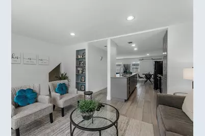 11002 Hammerly Boulevard #104, Houston, TX 77043 - Photo 4