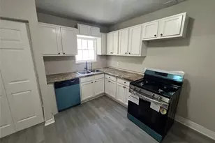 911 N Ashbel St, Baytown, TX 77520 - Photo 2