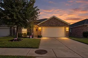 2423 Cold River Dr, Humble, TX 77396 - Photo 2
