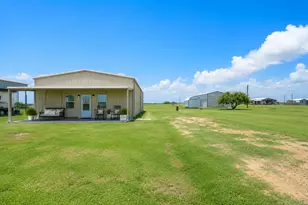 39 Tiger Shark Ln, Palacios, TX 77465 - Photo 4