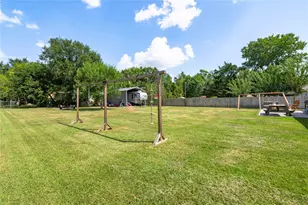 3231 W Meadow Ln, Dickinson, TX 77539 - Photo 36