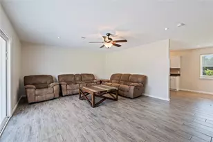 3231 W Meadow Ln, Dickinson, TX 77539 - Photo 14