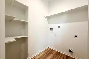 502 Ross Sterling St, Anahuac, TX 77514 - Photo 18