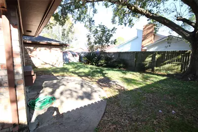 10703 Sageberry Drive, Houston, TX 77089 - Photo 32