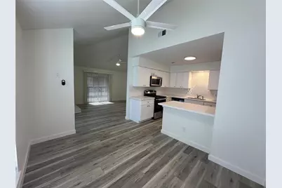 11506 Meadow Pines Ct Court #C, Houston, TX 77477 - Photo 8