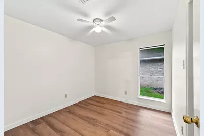 10846 W Mulberry Drive, La Porte, TX 77571 - Photo 18
