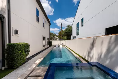 1409 Indiana Street, Houston, TX 77006 - Photo 2