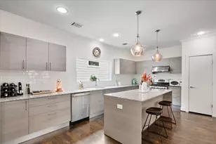 1333 W 22nd St, Houston, TX 77008 - Photo 6