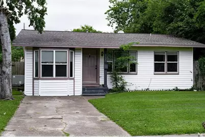 616 17th Avenue N, Texas City, TX 77590 - Photo 1