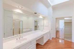 2434 Fairway Pointe Dr, League City, TX 77573 - Photo 8