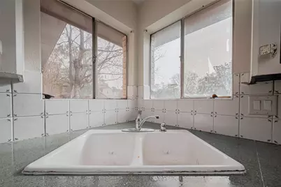 4015 Black Locust Drive, Houston, TX 77088 - Photo 10