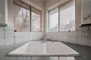 4015 Black Locust Dr, Houston, TX 77088 - Photo 10