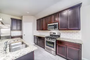 8307 Oakleaf Meadow Ct, Rosharon, TX 77583 - Photo 10