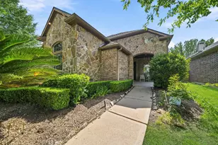 2206 Ascot Ln, Sugar Land, TX 77479 - Photo 2