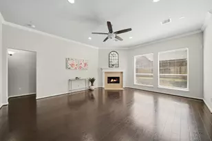 2206 Ascot Ln, Sugar Land, TX 77479 - Photo 10
