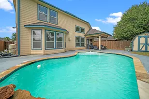 2413 Quiet Arbor Ln, Pearland, TX 77581 - Photo 2
