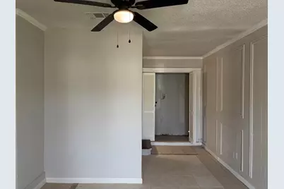 5530 Lakefield Drive, Houston, TX 77033 - Photo 14