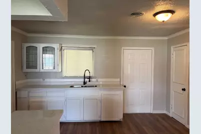 5530 Lakefield Drive, Houston, TX 77033 - Photo 6