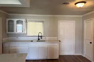5530 Lakefield Dr, Houston, TX 77033 - Photo 6