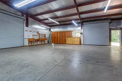 319 Ashley, Livingston, TX 77351 - Photo 14