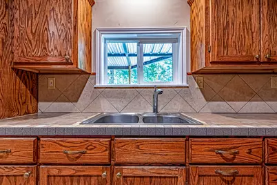 319 Ashley, Livingston, TX 77351 - Photo 4