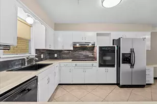 243 Empress Dr, Houston, TX 77034 - Photo 10