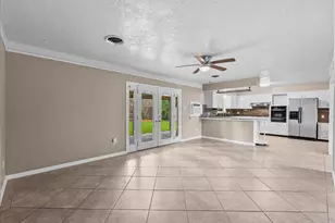 243 Empress Dr, Houston, TX 77034 - Photo 16