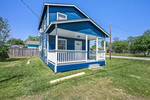 517 Center St, Richmond, TX 77469 - Photo 1