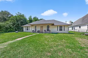 720 Ezekiel Smith St, Prairie View, TX 77484 - Photo 4