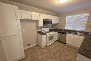21019 Western Valley Dr, Katy, TX 77449 - Photo 2