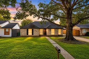 9907 Greencreek Dr, Houston, TX 77070 - Photo 2