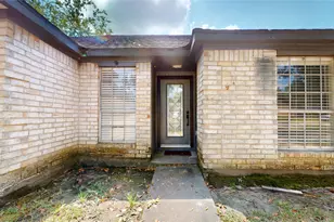 9907 Greencreek Dr, Houston, TX 77070 - Photo 4
