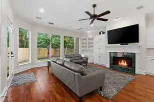 6 Harbor Cove Dr, The Woodlands, TX 77381 - Photo 18