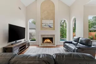 6 Harbor Cove Dr, The Woodlands, TX 77381 - Photo 6
