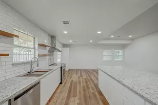 6130 Shadow Crest St, Houston, TX 77074 - Photo 8