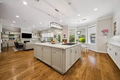 4413 Darsey Street, Bellaire, TX 77401 - Photo 8
