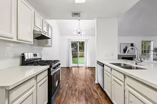 4406 Alamo Ave, Sugar Land, TX 77479 - Photo 10