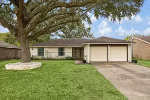 307 Brandywyne Dr, Friendswood, TX 77546 - Photo 1