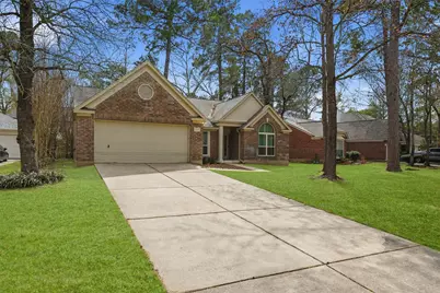 179 N Dreamweaver Circle, The Woodlands, TX 77380 - Photo 2