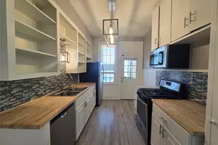 717 Broadway, Galveston, TX 77550 - Photo 2