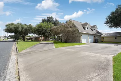 1615 Ambar Street, El Campo, TX 77437 - Photo 38