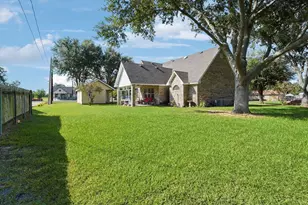 1615 Ambar St, El Campo, TX 77437 - Photo 36